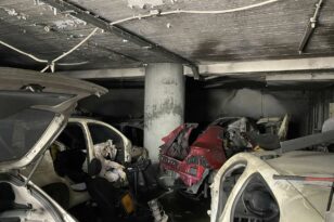 Ηράκλειο Αττικής: Αποθήκη κλεμμένων οχημάτων αποκαλύφθηκε μετά από φωτιά σε συνεργείο αυτοκινήτων