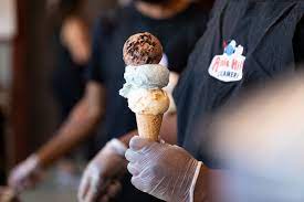 Πόσες γεύσεις παγωτού επιτρέπεται να δοκιμάσεις πριν αγοράσεις;