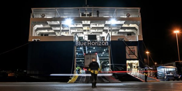Blue Horizon: Πλήθος κόσμου στο λιμάνι του Ηρακλείου για τη δολοφονία του 36χρονου ΦΩΤΟ - ΒΙΝΤΕΟ
