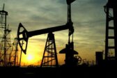 «Φωτιά» στις τιμές του πετρελαίου λόγω της έντασης στη Μέση Ανατολή - Πόσο αυξάνεται το βαρέλι