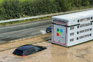 Γερμανία: Εθνική οδός πλημμύρισε λόγω σφοδρών βροχοπτώσεων