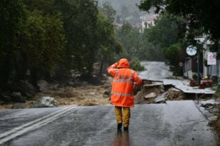 Ευρωπαϊκή Επιτροπή: Στενή επαφή συνεργασίας για τους πληγέντες από τις πλημμύρες στην Ελλάδα