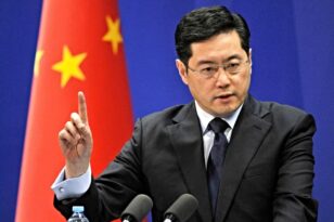 Wall Street Journal: Έδιωξαν τον πρώην υπουργού Εξωτερικών της Κίνας, Τσιν Γκανγκ, επειδή είχε εξωσυζυγική σχέση