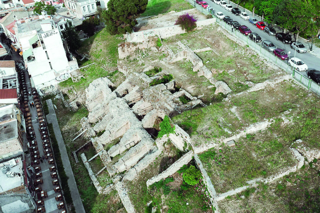 Ρωμαϊκό Στάδιο: Εμβληματικό μνημείο στην καρδιά της Πάτρας - Σήμερα τα εγκαίνια από τη Λίνα Μενδώνη ΦΩΤΟ