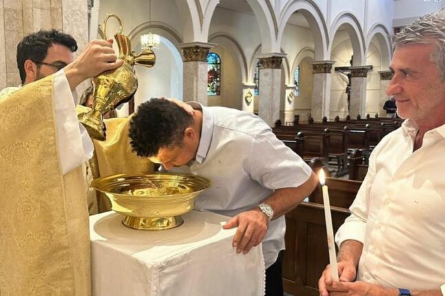 Ο Ρονάλντο στα 46 του χρόνια βαπτίστηκε Χριστιανός! ΦΩΤΟ