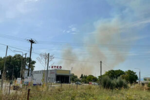 Φωτιά στο Αγρίνιο: Καίγεται χαμηλή βλάστηση - Η Πυροσβεστική στο σημείο
