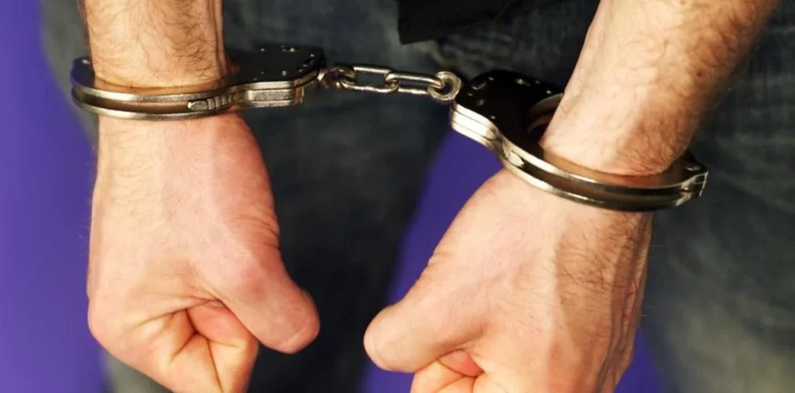 Αγρίνιο: Συνελήφθη άνδρας που επιχείρησε να χτυπήσει μια 35χρονη γυναίκα