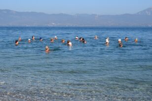 Πάτρα: Τμήμα Χειμερινής Κολύμβησης στην Πλαζ από το Δήμο