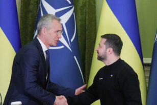 Ζελένσκι: «Ζήτημα χρόνου» η ένταξη της Ουκρανίας στο ΝΑΤΟ – Η επίσκεψη του Γενς Στόλτενμπεργκ – ΒΙΝΤΕΟ