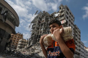 Γάζα: «Ναι» από Αίγυπτο για πέρασμα ανθρωπιστικής βοήθειας - Ισραήλ: «Μόνο τρόφιμα, νερό, φάρμακα» ΒΙΝΤΕΟ