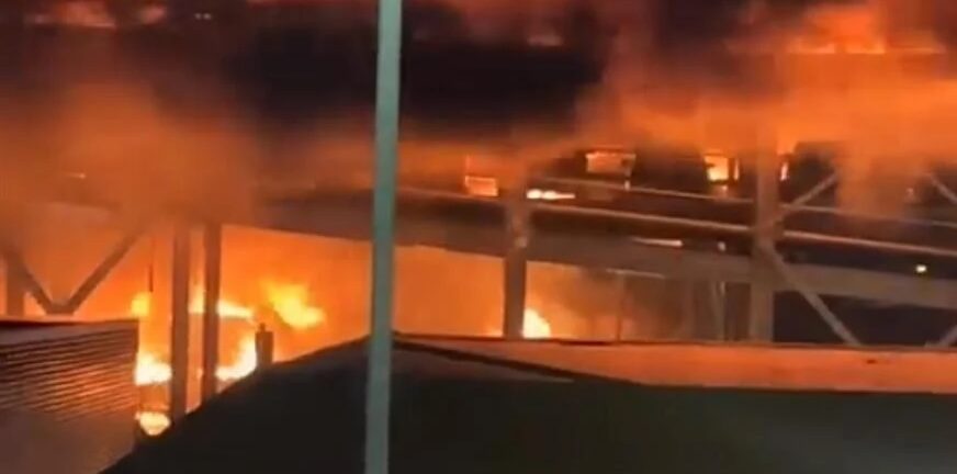 Συναγερμός στο αεροδρόμιο Λούτον του Λονδίνου λόγω μεγάλη φωτιάς: Ανεστάλησαν πτήσεις - ΒΙΝΤΕΟ