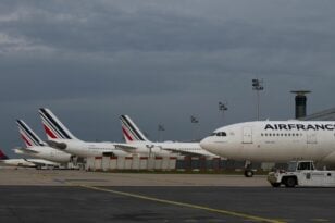 Γαλλία: Σταδιακά αρχίζουν να λειτουργούν τα αεροδρόμια - ΒΙΝΤΕΟ