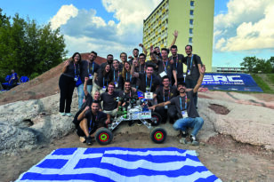 Ρομποτικό όχημα από την Πάτρα για τον Αρη - H ομάδα Beyond Robotics κατέκτησε μια από τις πρώτες θέσεις σε πανευρωπαϊκό διαγωνισμό