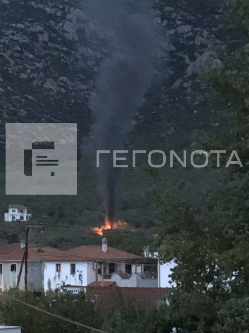Βόλος: Φωτιά σε αποθήκη με λάδια στην Αγριά ΦΩΤΟ - ΒΙΝΤΕΟ