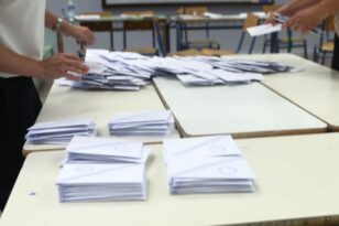 Αυτοδιοικητικές εκλογές 2023 - Εύβοια: Ήρθαν στα χέρια μπροστά από την κάλπη - Επενέβη η ΕΛΑΣ