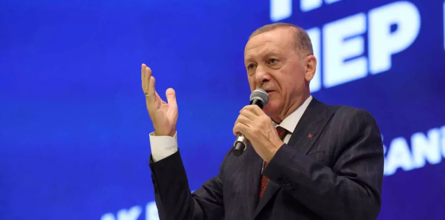 Ερντογάν: Ετοιμάζει διπλωματική αντεπίθεση μετά τις τουρκικές εκλογές και το Ραμαζάνι