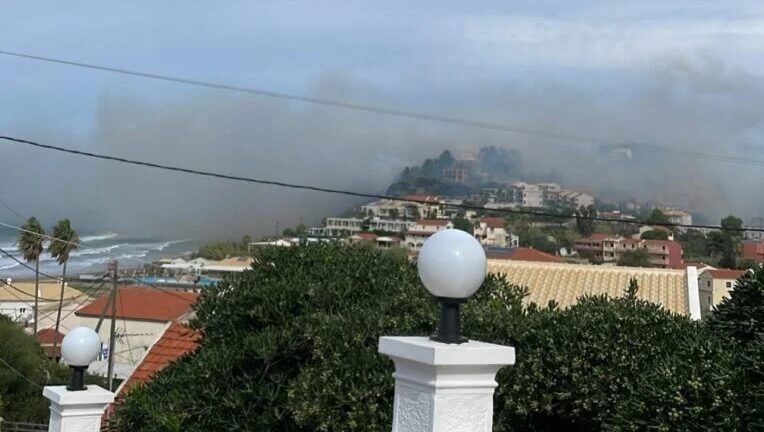 Μεγάλη φωτιά στην Κέρκυρα – Μήνυμα από το 112 για εκκένωση της περιοχής του Αγίου Στεφάνου