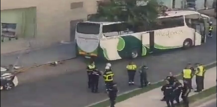 Ισπανία: Λεωφορείο έπεσε πάνω σε περαστικούς – Τρεις νεκροί