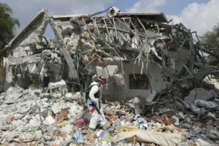 Μέση Ανατολή: Το Ισραήλ βομβάρδισε τη Γάζα και προκάλεσε ζημιές σε σχολείο – καταφύγιο αμάχων