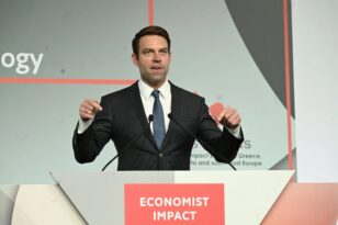 Κασσελάκης - Economist: «Φιλοδοξώ να γίνω ο επόμενος πρωθυπουργός της χώρας»