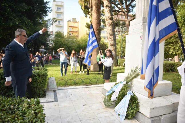 Πάτρα - Επέτειος 28ης Οκτωβρίου: Στεφάνι κατέθεσε στο μνημείο της Ελευθερίας ο αντιδήμαρχος Τάκης Πετρόπουλος ΦΩΤΟ