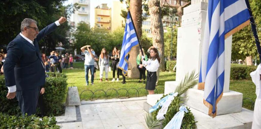 Πάτρα - Επέτειος 28ης Οκτωβρίου: Στεφάνι κατέθεσε στο μνημείο της Ελευθερίας ο αντιδήμαρχος Τάκης Πετρόπουλος ΦΩΤΟ