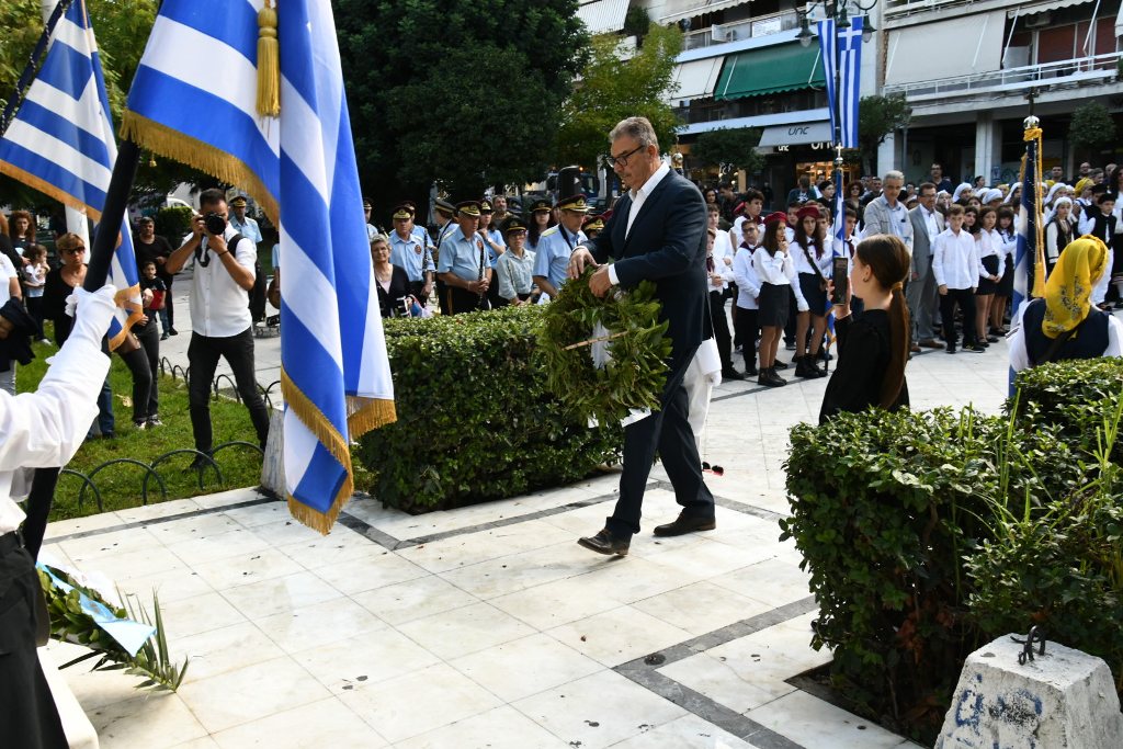Πάτρα - Επέτειος 28ης Οκτωβρίου: Στεφάνι κατέθεσε στο μνημείο της Ελευθερίας ο αντιδήμαρχος Τάκης Πετρόπουλος ΦΩΤΟ