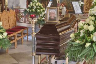Αιγιάλεια: Τελευταίος αποχαιρετισμός στη Μαίρη Μαράντη - Είχε «αποσυρθεί» στον Πλάτανο Αιγιαλείας ΦΩΤΟ