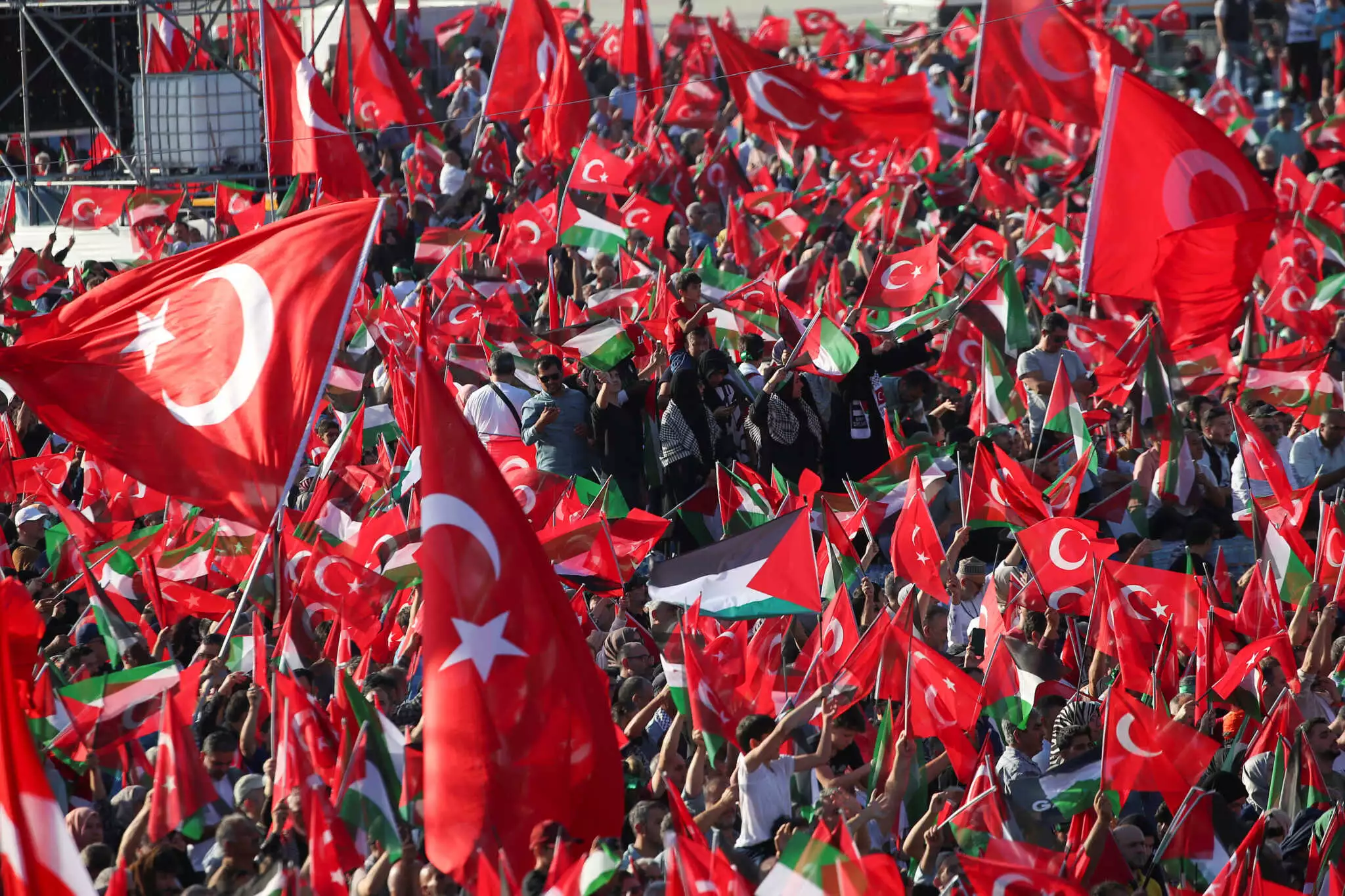 Κωνσταντινούπολη: Συλλαλητήριο υπέρ των Παλαιστινίων – «Η Δύση είναι ο ένοχος για τις σφαγές στη Γάζα» είπε ο Ερντογάν