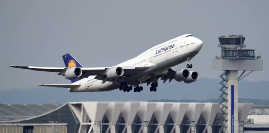Μεγάλες αεροπορικές εταιρείες αναστέλλουν τις πτήσεις τους από και προς το Ισραήλ λόγω του πολέμου