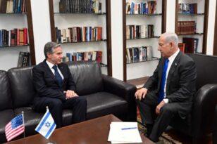 Στο Ισραήλ ο Α. Μπλίνκεν – Συνάντηση με Νετανιάχου και μήνυμα αποτροπής: «Είμαστε εδώ, δεν πάμε πουθενά»