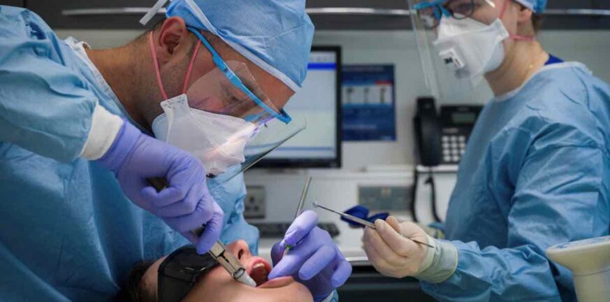 Άνδρας παρίστανε τον γιατρό στην Ηλιούπολη-Λειτουργούσε οδοντιατρείο χωρίς άδεια