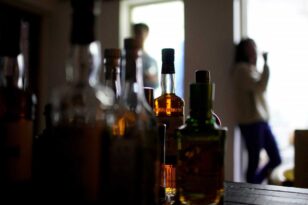Σε δημοπρασία το πιο ακριβό ουίσκι στον κόσμο: Ένα μπουκάλι Macallan 97 ετών