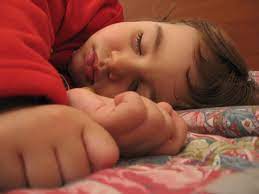 Τα παιδιά πάνε νηστικά για ύπνο - Η επιρροή του υψηλού πληθωρισμού τις καθημερινές συνήθειες