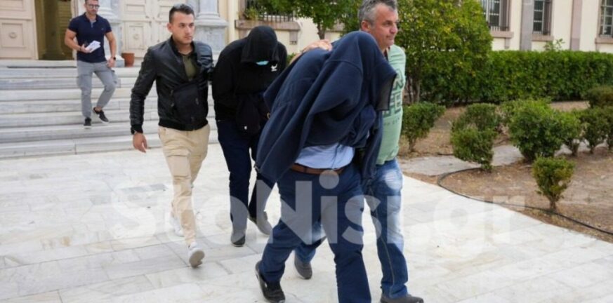 Μυτιλήνη: Προφυλακίστηκαν ο τραυματιοφορέας και ο ιδιοκτήτης του γραφείου τελετών για τα «κόλπα» στο νοσοκομείο