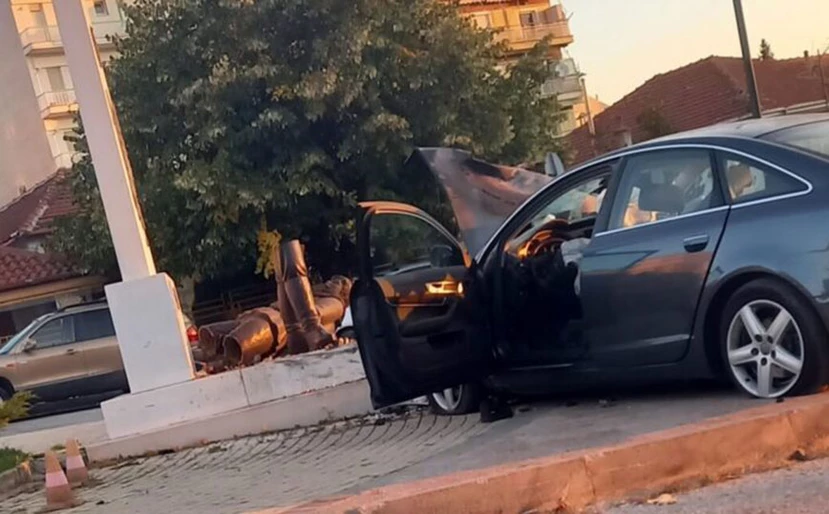 Τροχαίο δυστύχημα με δύο νεκρούς στη Φλώρινα – ΙΧ έπεσε πάνω σε άγαλμα