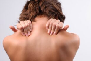 Πόνος στον ώμο – Τα 7 πράγματα που προσπαθεί να σου πει το σώμα σου