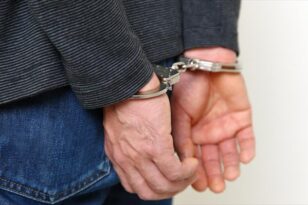 Μεσολόγγι: Έκλεψε 16.000 ευρώ από φορτηγό και συνελήφθη