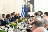 Ανασχηματισμός: Τα ονόματα που «κλειδώνουν» και το σενάριο-έκπληξη με Μαρινάκη στις Μεταφορές