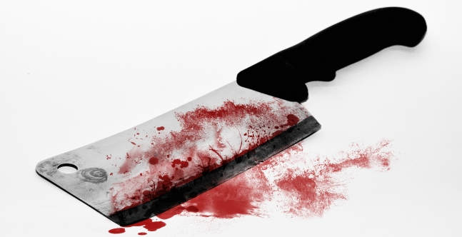 Τρόμος στην Κυψέλη: 57χρονος κυνηγούσε με μπαλτά να σκοτώσει τη μητέρα του