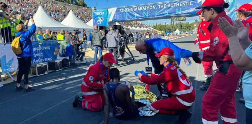 Και ο Ερυθρός Σταυρός της Πάτρας στον Μαραθώνιο της Αθήνας - Πρώτες βοήθειες και φροντίδα στους αθλητές - Φωτογραφίες
