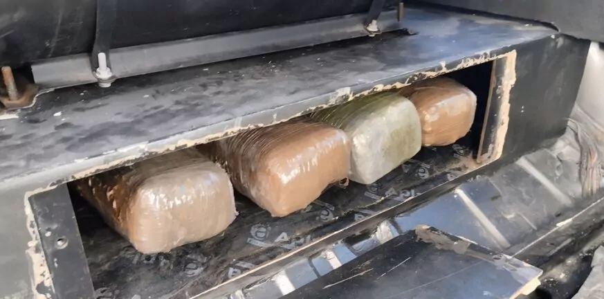 Θεσπρωτία: Η Luccy ...ξετρύπωσε 75 κιλά περίπου κάνναβης σε κρύπτες αυτοκινήτου