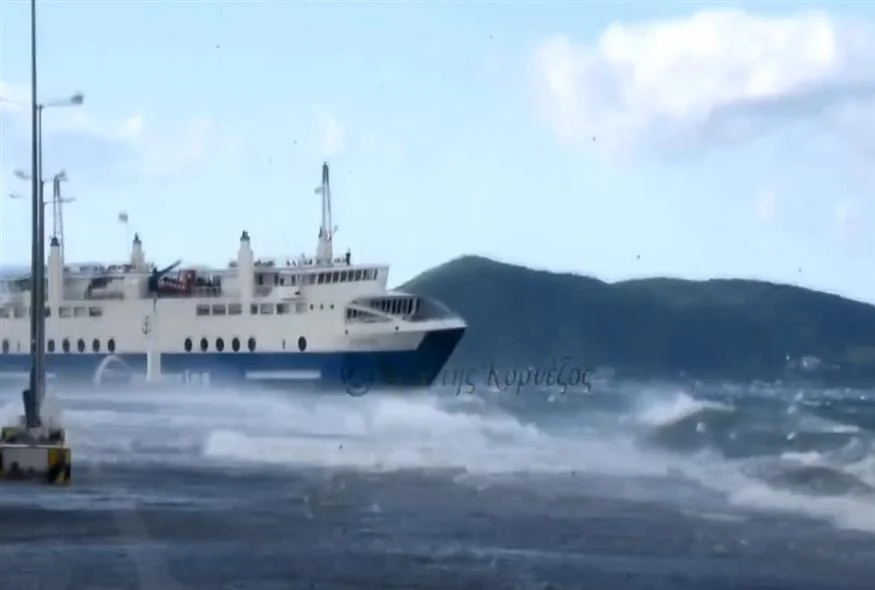 Αίγινα: «Είχε 8-9 μποφόρ» - Τι λέει η εταιρεία για τις φοβερές στιγμές που έζησαν οι 330 επιβάτες του πλοίου «Αχαιός»
