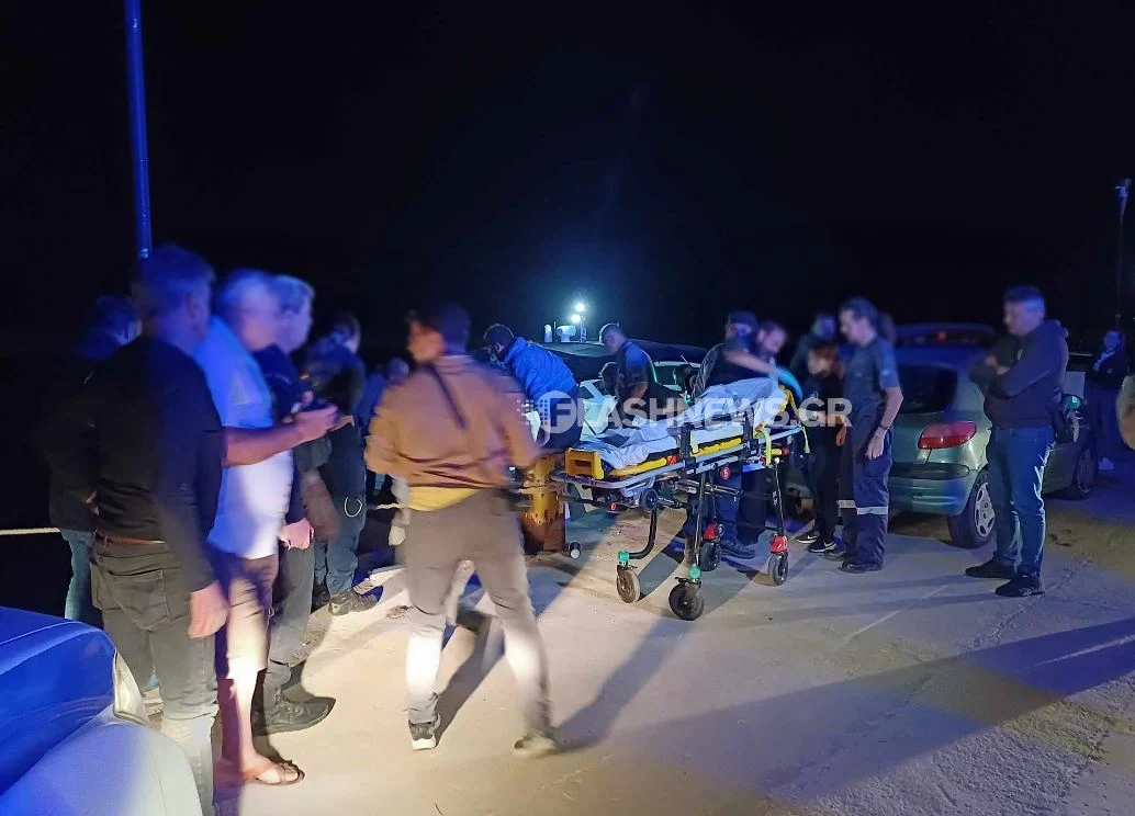 Κρήτη: Χωρίς τις αισθήσεις τους ανασύρθηκαν οι δύο επιβάτες του ανεμόπτερου ΦΩΤΟ - ΒΙΝΤΕΟ