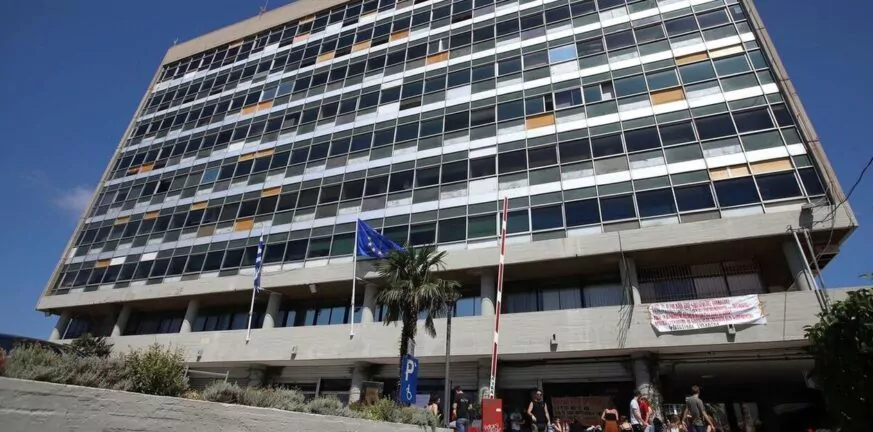 Αριστοτέλειο Πανεπιστήμιο Θεσσαλονίκης: Υπό κατάληψη ξανά η Nομική Σχολή μετά την επέμβαση των ΜΑΤ
