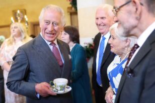 Βασιλιάς Κάρολος: Πάρτι τσαγιού για τα 75α γενέθλιά του