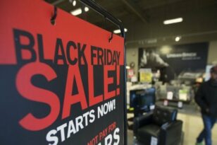 Πάτρα: Ετοιμάζονται τα καταστήματα για τη Black Friday - Από 17 Νοεμβρίου ξεκινούν οι προσφορές