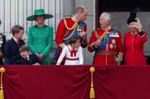 Βρετανία: Ετοιμάζεται αγωγή κατά δημοσιογράφου που υπέδειξε βασιλιά Κάρολο και Κέιτ Μίντλετον ως τους «βασιλικούς ρατσιστές»