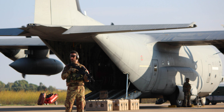 Ανθρωπιστική βοήθεια στους αμάχους της Γάζας θα μεταφέρει τη Δευτέρα C -130 της Πολεμικής Αεροπορίας