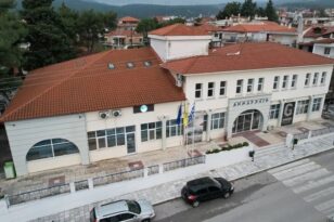 Διέρρηξαν δημαρχείο στη Θεσσαλονίκη – Πήγαν με τροχό να κόψουν το χρηματοκιβώτιο